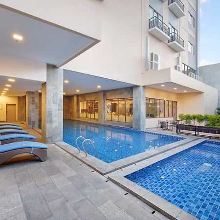 Aston Palu Hotel & Conference Center Экстерьер фото