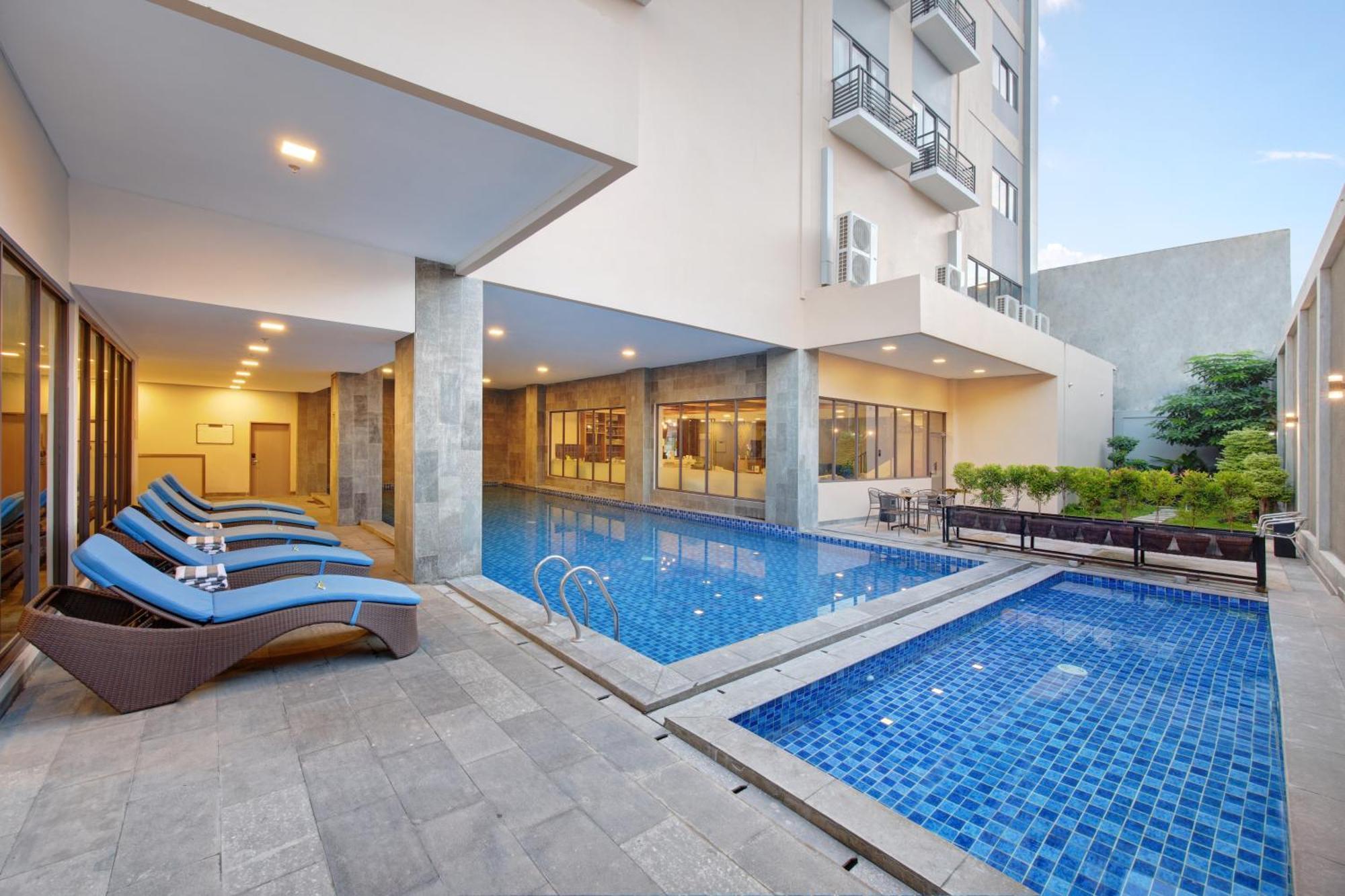Aston Palu Hotel & Conference Center Экстерьер фото