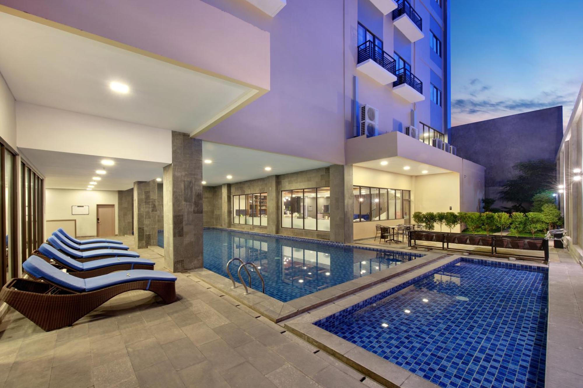 Aston Palu Hotel & Conference Center Экстерьер фото